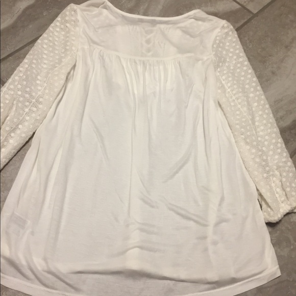 Women's Adorable Top Ties at neck NWOT. - Picture 5 of 6